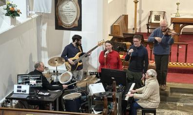 St Thomas Keresley Worship.jpg